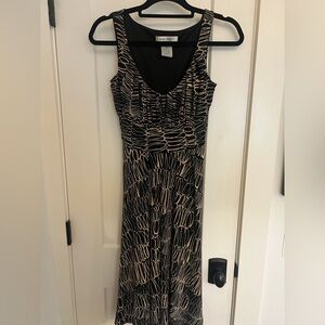 Nine West V Neck Dress with tie at waist